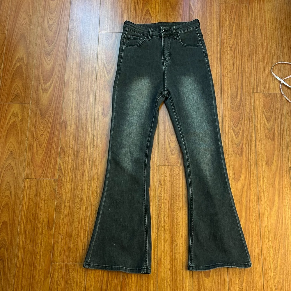 Clearing closet.simple high rise flared jeans.